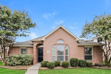 1039 Barrymore Ln Duncanville, TX 75137